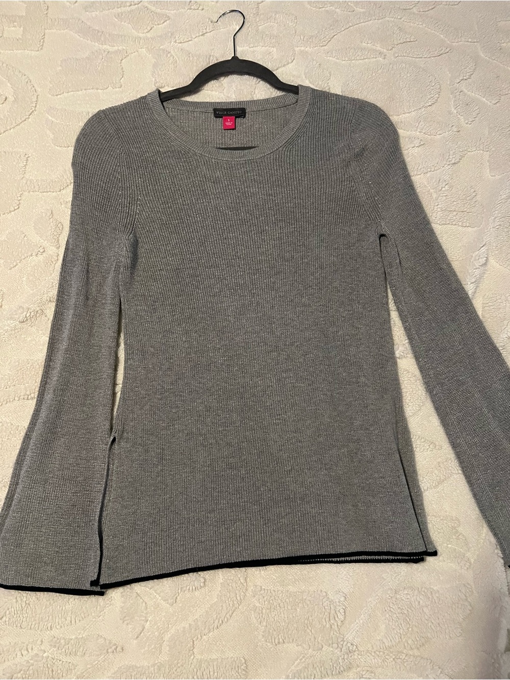 Vince Camuto Light Gray Ribbed Long-Sleeve Crewneck Sweater